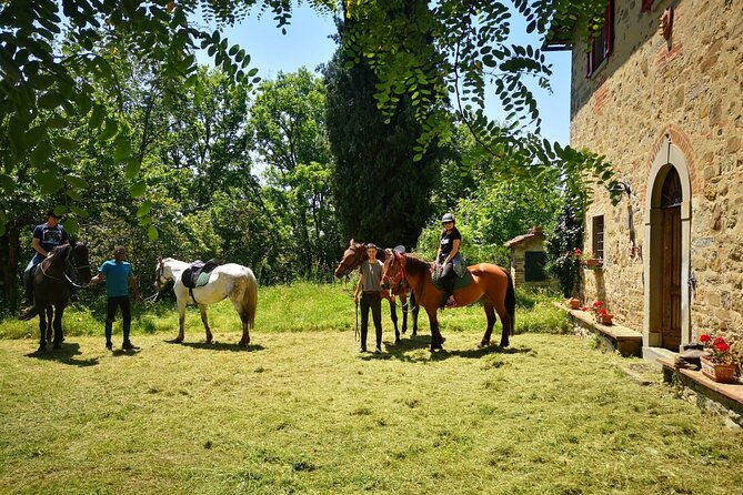 horseback-ride-and-poolside-day-chillout-with-tuscan-lunch