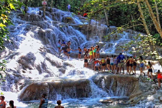 horseback-ride-dunns-river-falls-blue-hole-from-montego-bay