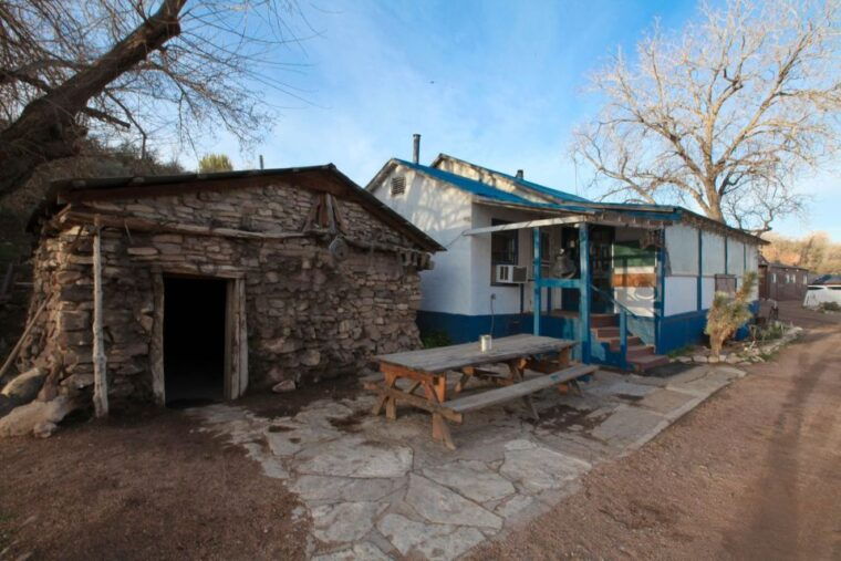 horseback-ride-thru-joshua-tree-forest-with-buffalo-lunch