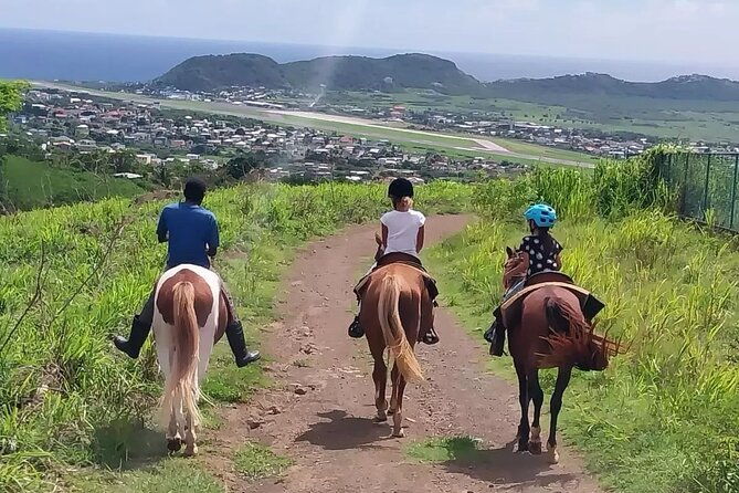 horseback-riding-a-scenic-escape