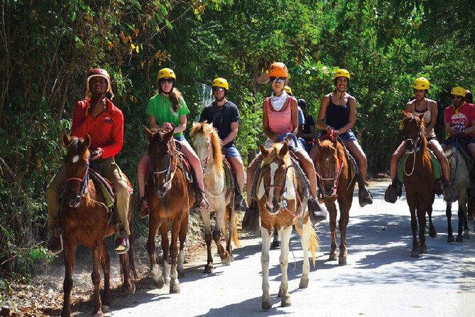 horseback-riding-along-the-beach