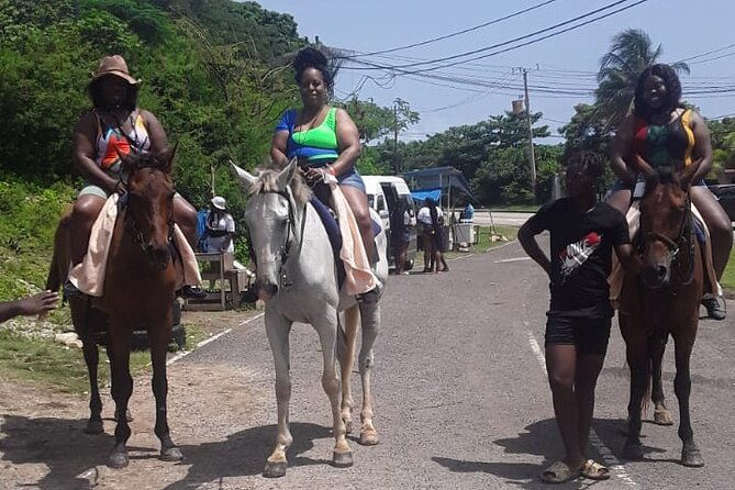 horseback-riding-and-dunns-river-falls