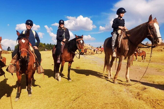 horseback-riding-around-sacsayhuaman-cusco