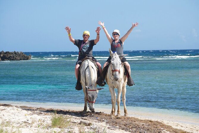 horseback-riding-at-mahogany-bay