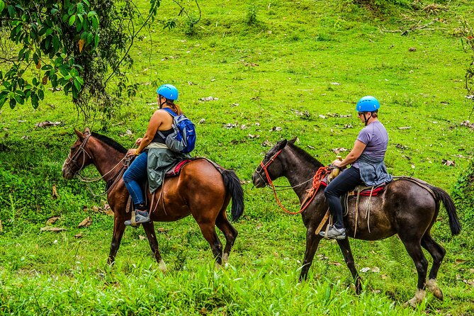 horseback-riding-at-volcano-foothills-la-fortuna-waterfall