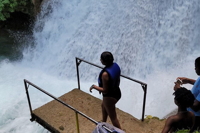 horseback-riding-blue-hole-and-lunch-from-ocho-rios
