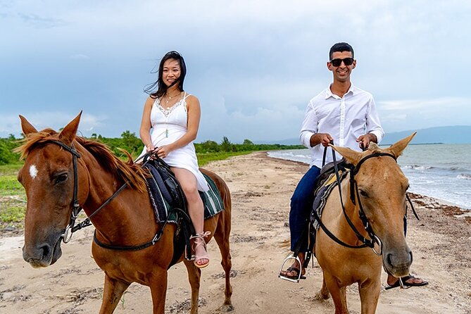 horseback-riding-blue-hole-dunns-river-river-rafting-tubing-private-tour