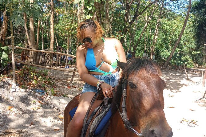 horseback-riding-blue-hole-or-dunns-river-combo