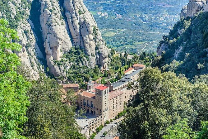 horseback-riding-in-montserrat-mountain-natural-park-barcelona-1-to-2-hrs