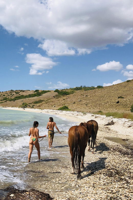 horseback-riding-in-the-beaches-of-sciacca