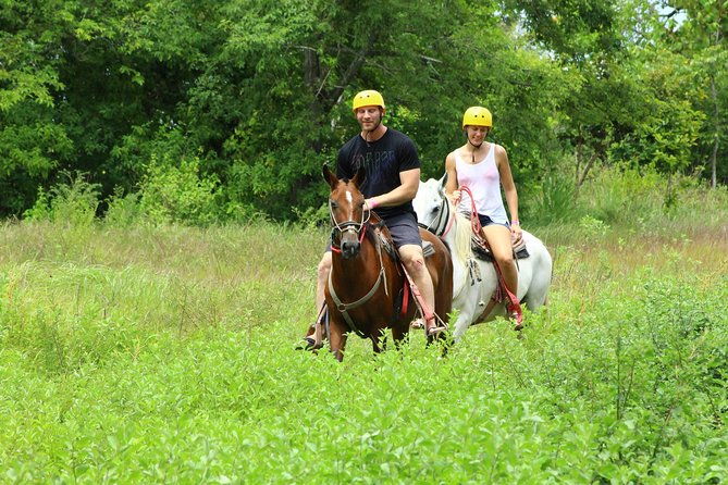 horseback-riding-jungle-and-beach-in-playa-flamingo