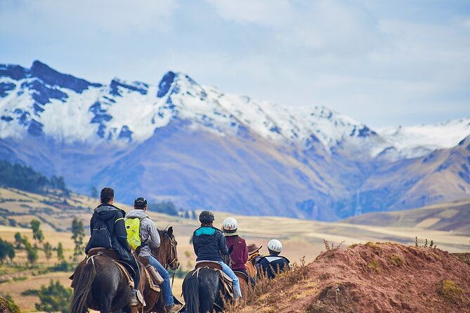horseback-riding-maras-moray-huaynas-expeditions
