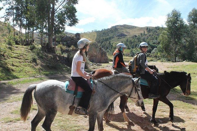 horseback-riding-maras-moray-huaynas-expeditions