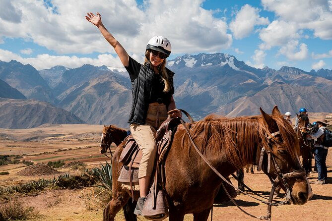 horseback-riding-maras-moray-huaynas-expeditions