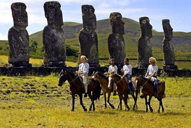 horseback-riding-on-easter-island