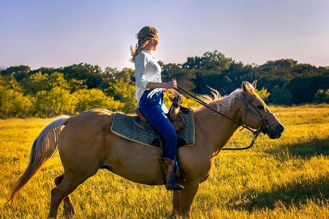horseback-riding-on-scenic-texas-ranch-near-waco