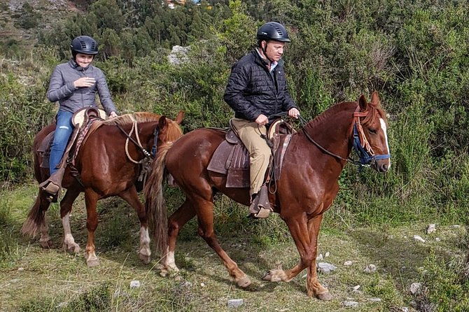 horseback-riding-plus-tour-to-sacsayhuaman-quenqo-puka-pucara-and-tambomachay