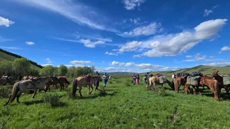 Horseback riding to Khagiin Khar lake - Key Points