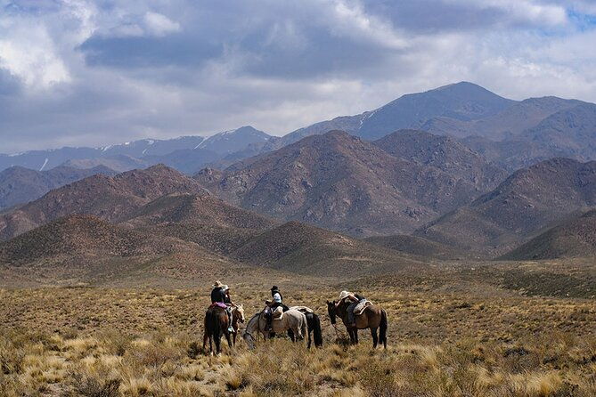 horseback-riding-to-the-heart-of-the-andes