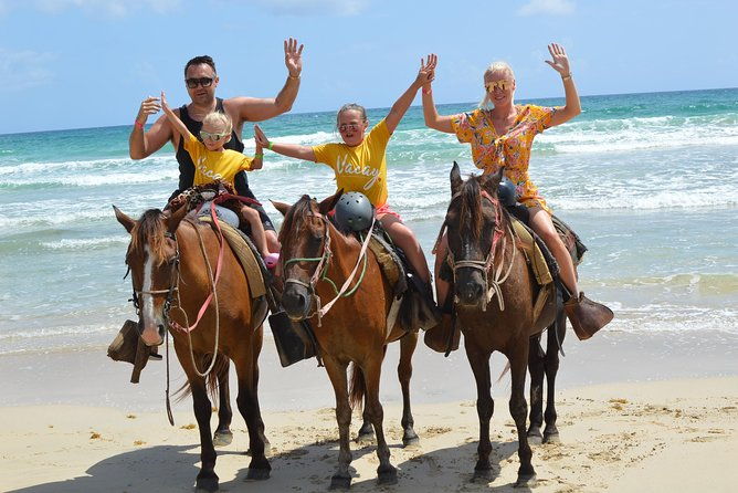 horseback-riding-tour-adventure-on-the-beach