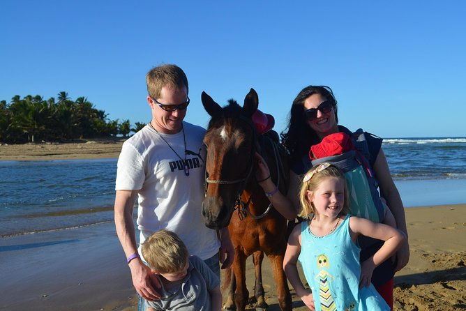 horseback-riding-tour-adventure-on-the-beach