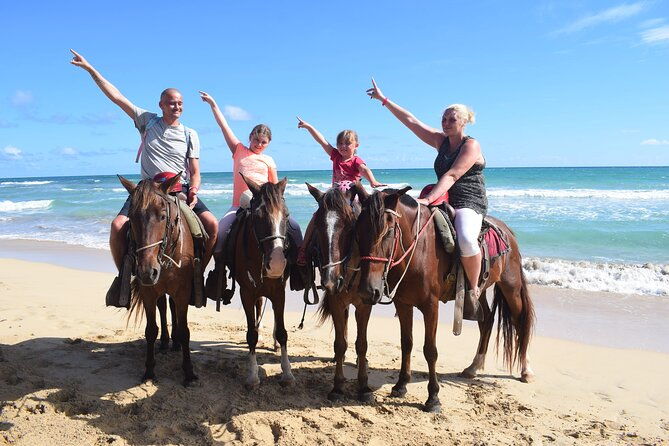 horseback-riding-tour-on-the-beaches-of-punta-cana-2