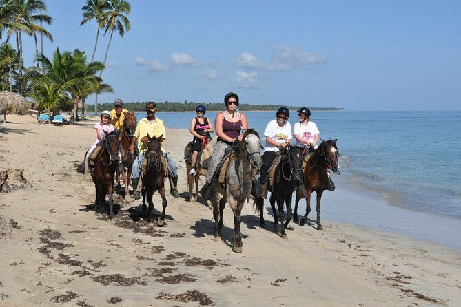 horseback-riding-tour-on-the-beaches-of-punta-cana-2