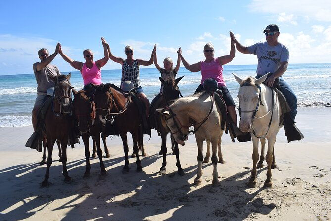horseback-riding-tour-on-the-beaches-of-punta-cana