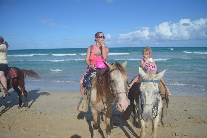 horseback-riding-tour-on-the-beaches-of-punta-cana