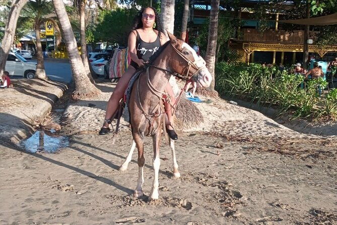 horseback-riding-tours-on-the-beach-mountain