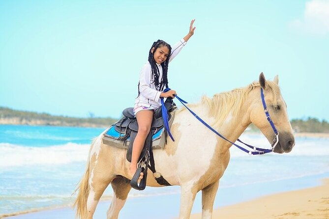 horseback-rinding-to-macao-beach