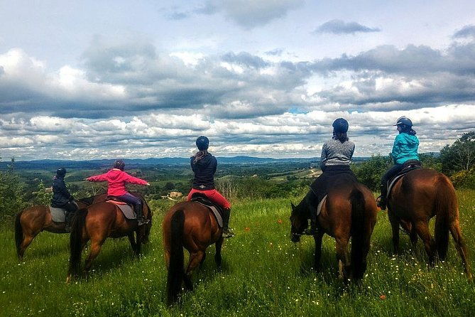 horsebackriding-explore-tuscan-nature