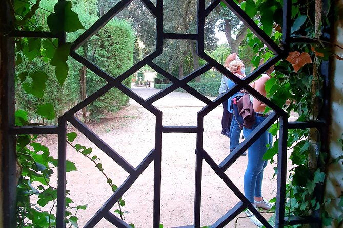 horta-labyrinth-walking-tour-in-barcelona