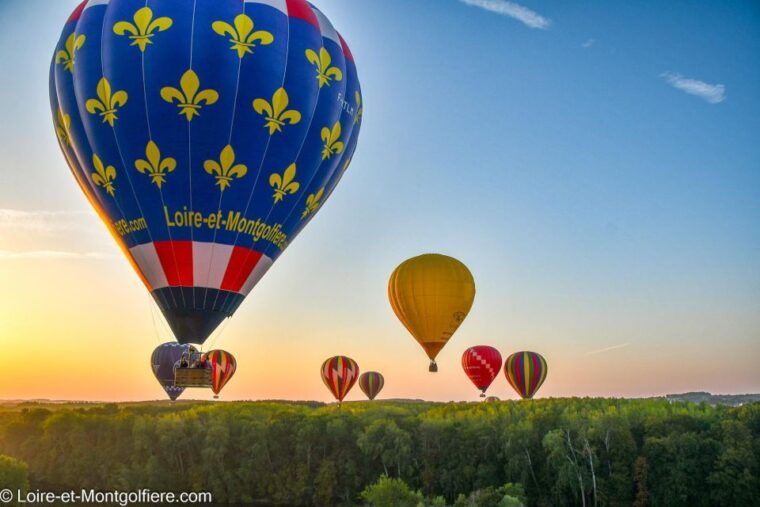 hot-air-balloon-flight-above-the-castle-of-chenonceau