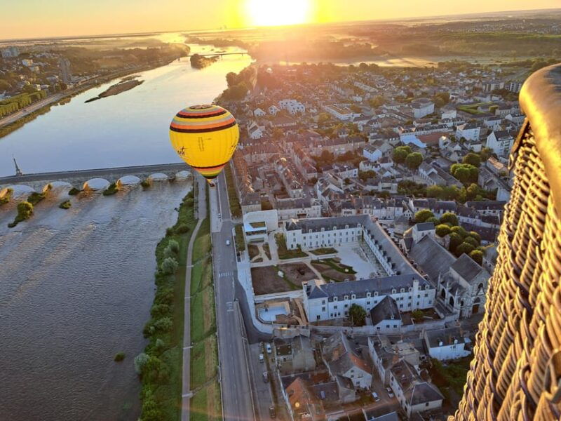 hot-air-balloon-flight-chambord-chenonceau-cheverny-blois
