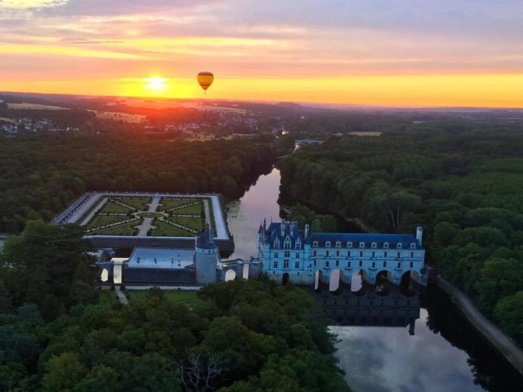 hot-air-balloon-flight-chambord-chenonceau-cheverny-blois