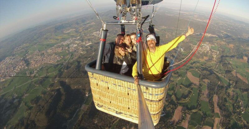 hot-air-balloon-flight-in-barcelona-montserrat