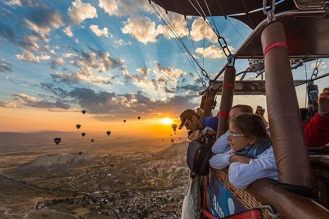 hot-air-balloon-flight-in-cappadocia-with-experienced-pilots-2