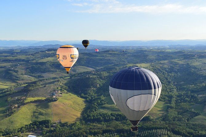 hot-air-balloon-flight-over-tuscany-from-siena