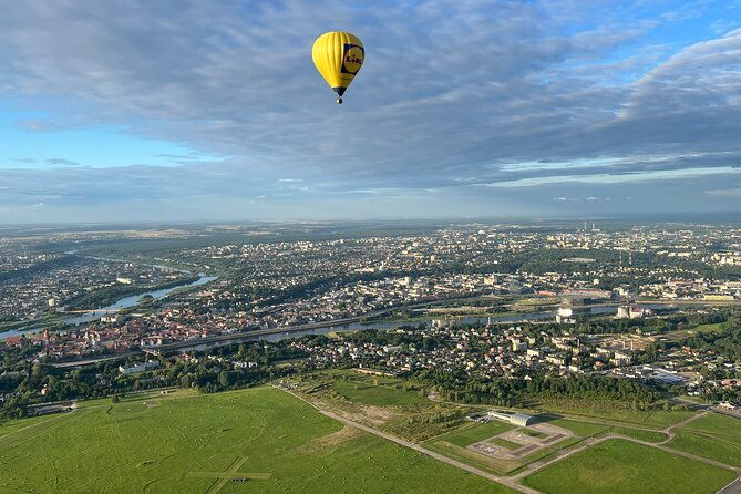 hot-air-balloon-flight-over-vilnius-or-trakai-in-lithuania