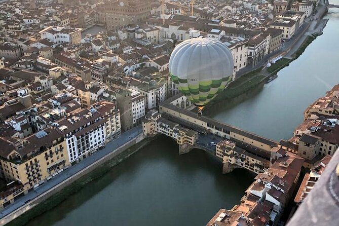 hot-air-balloon-ride-above-florence