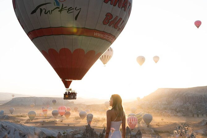 hot-air-balloon-ride-at-sunrise-in-goreme-cappadocia
