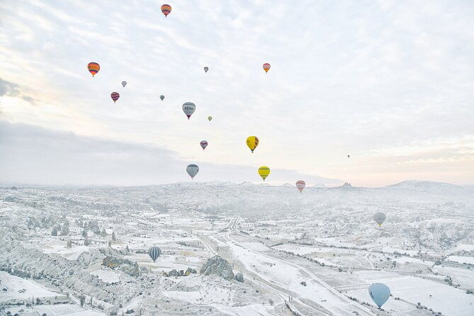 hot-air-balloon-ride-at-sunrise-in-goreme-cappadocia