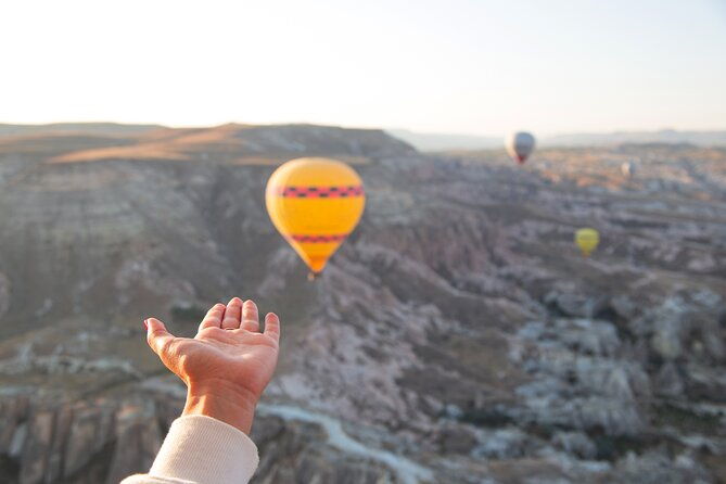 hot-air-balloon-ride-at-sunrise-in-goreme-cappadocia