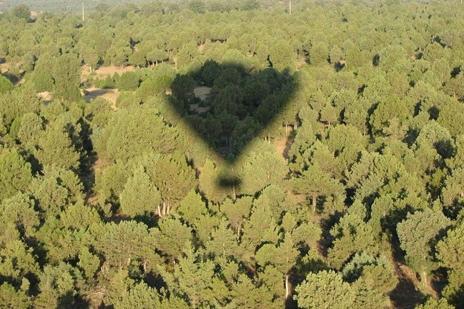 hot-air-balloon-ride-over-madrids-guadarrama-regional-park