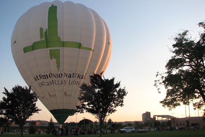 hot-air-balloon-ride-over-madrids-guadarrama-regional-park