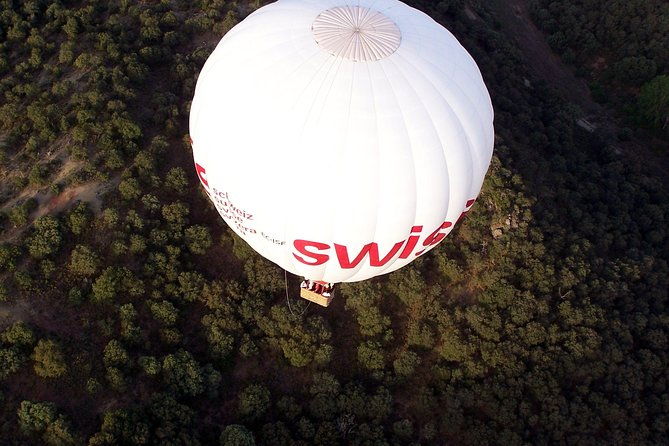 hot-air-balloon-ride-over-madrids-guadarrama-regional-park