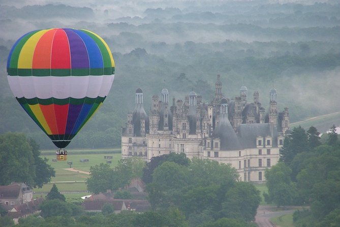 hot-air-balloon-ride-over-the-loire-valley-from-amboise-or-chenonceau