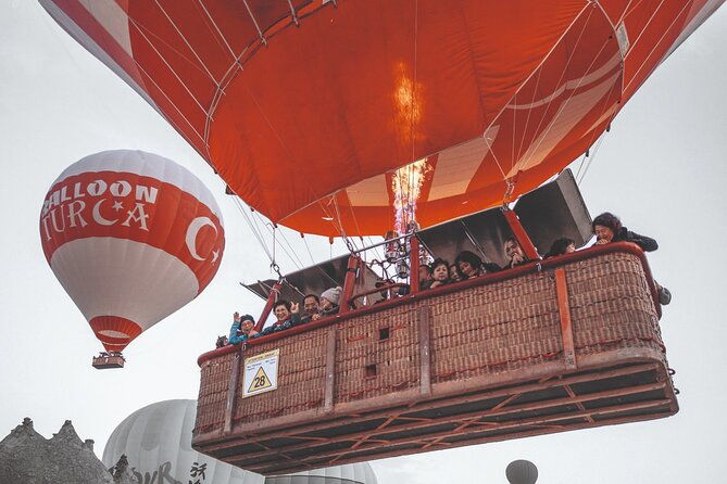 hot-air-balloon-tour-over-fairychimneys-balloon-turca