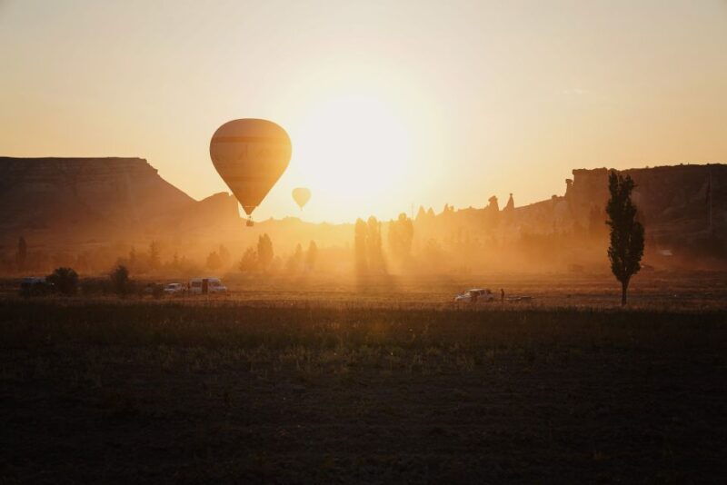 hot-air-balloons-in-goreme-red-valley